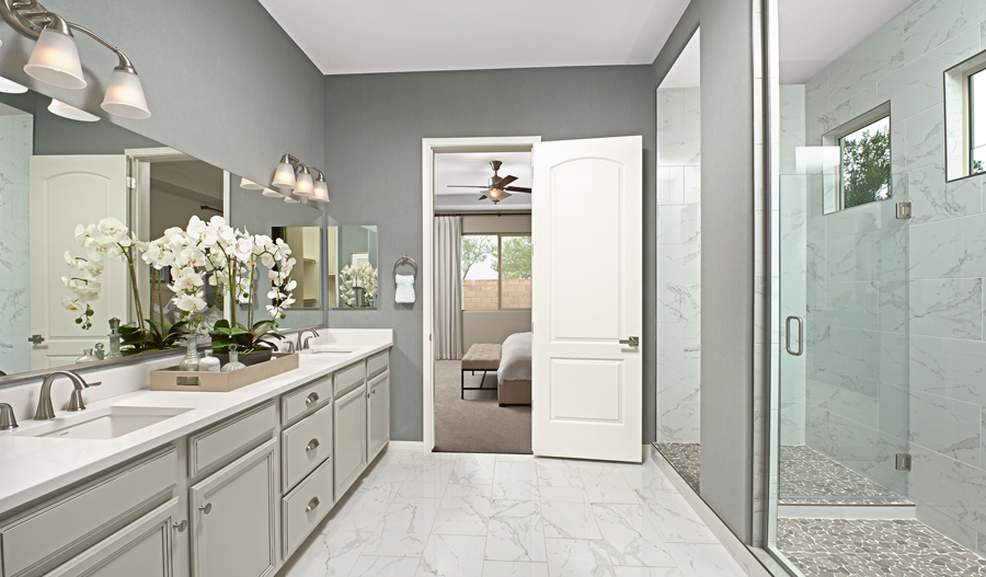 Owner's bathroom of the Townsend plan in Arroyo Nopal