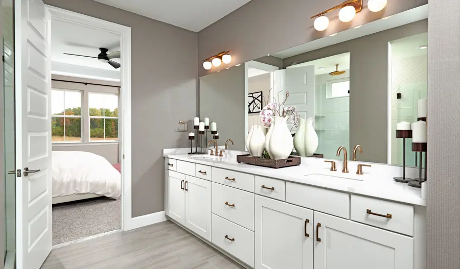 The Arlington Owner's Bath of the Arlington
