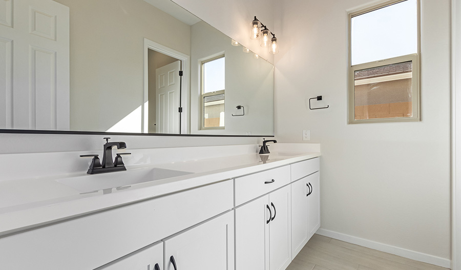 Bathroom of the Pinecrest floor plan