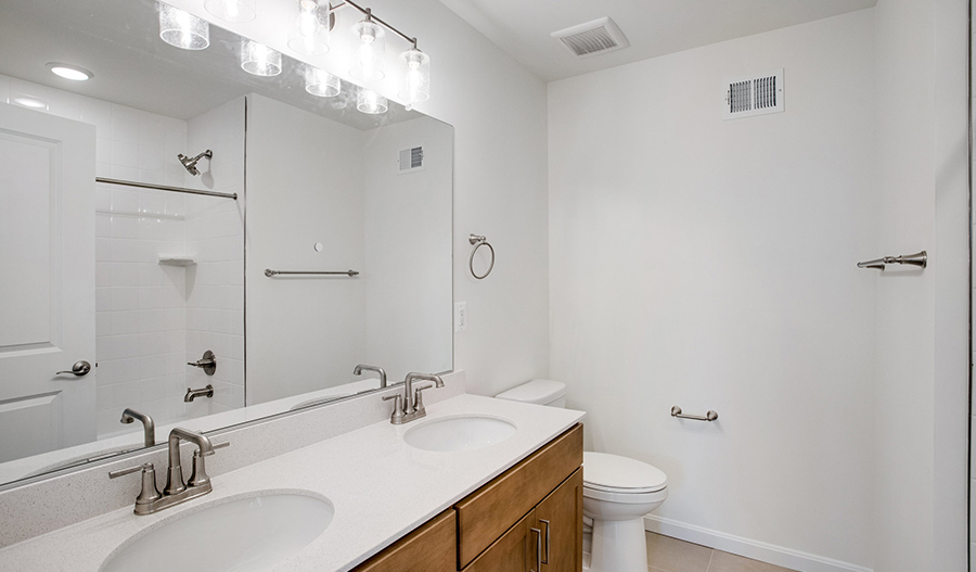 Bathroom of the Lapis floor plan