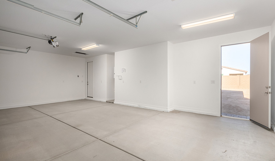 Garage of the Sapphire floor plan