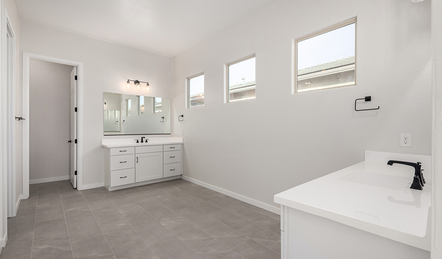 Bathroom of the Pinecrest floor plan