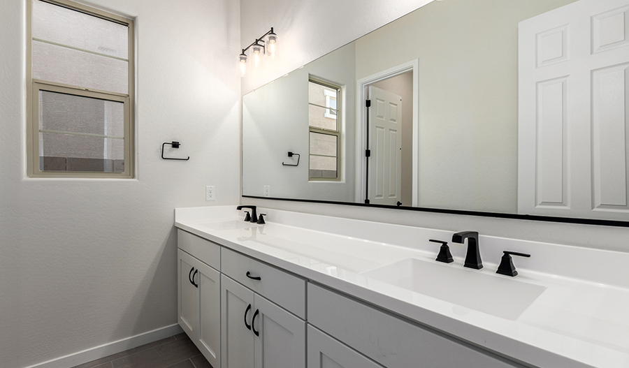 Bathroom of the Pinecrest floor plan